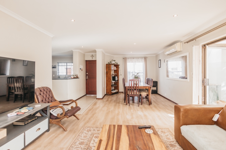 To Let 2 Bedroom Property for Rent in Ridgeworth Western Cape